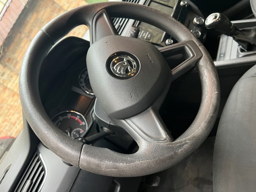 Пул активів, що складається з прав вимоги за кредитними договорами, що укладені з фізичними особами, дебіторської заборгованості суб’єктів господарювання та майнових прав за дебіторською заборгованістю, основних засобів та автотранспорту, а саме: Права вимоги за кредитними договорами, що укладені з фізичними особами, у кількості 175 угод. Дебіторська заборгованість суб’єктів господарювання та майнові права за дебіторською заборгованістю, у кількості 9 позицій. Основні засоби в кількості 644 одиниці. Легковий автомобіль SKODA OCTAVIA A7, сірий, 2019 року випуску, номер кузова ТМВАС2NE4KB006970, номер державної реєстрації АА7149ХН, інвентарний номер 447068