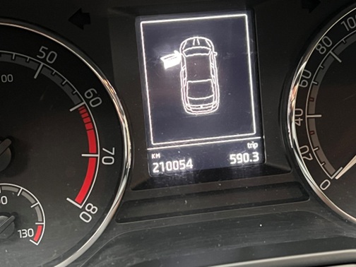 Пул активів, що складається з прав вимоги за кредитними договорами, що укладені з фізичними особами, дебіторської заборгованості суб’єктів господарювання та майнових прав за дебіторською заборгованістю, основних засобів та автотранспорту, а саме: Права вимоги за кредитними договорами, що укладені з фізичними особами, у кількості 175 угод. Дебіторська заборгованість суб’єктів господарювання та майнові права за дебіторською заборгованістю, у кількості 9 позицій. Основні засоби в кількості 644 одиниці. Легковий автомобіль SKODA OCTAVIA A7, сірий, 2019 року випуску, номер кузова ТМВАС2NE4KB006970, номер державної реєстрації АА7149ХН, інвентарний номер 447068